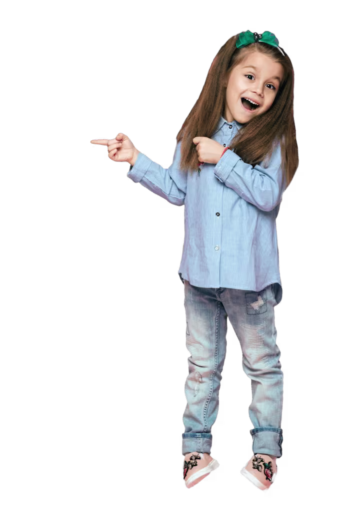 Enfant jouant avec des jouets Replay